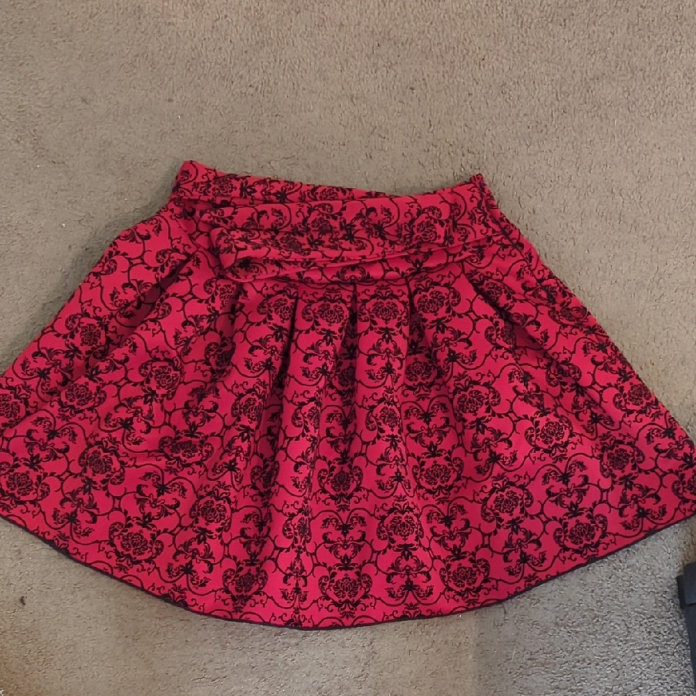 Chic A-Line Skirt with Black Floral Design